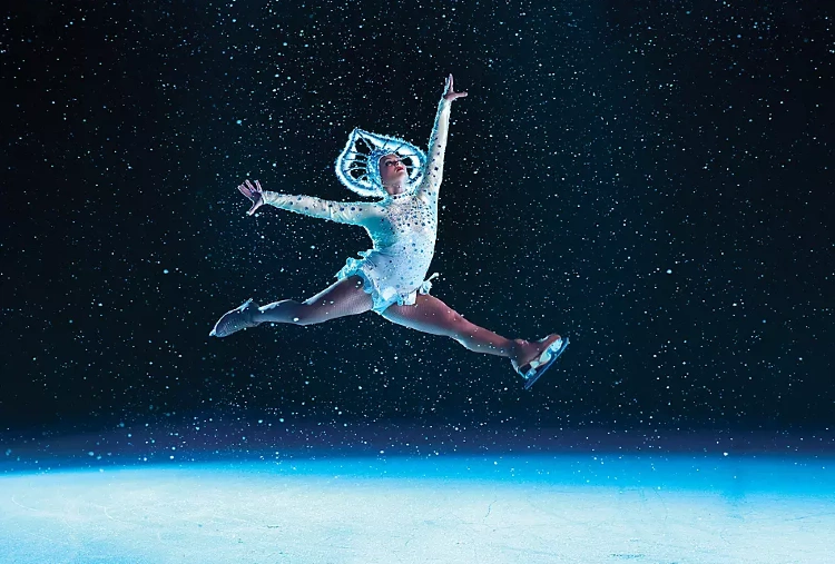 Ice shows at Studio B on Navigator of the Seas