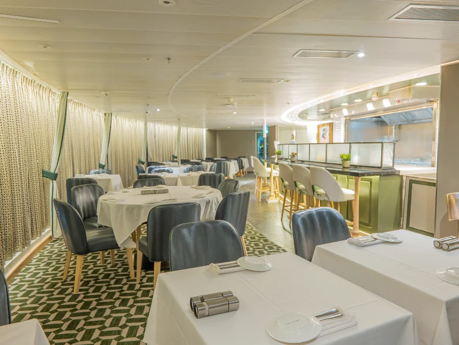 Palace suite on Star Voyager