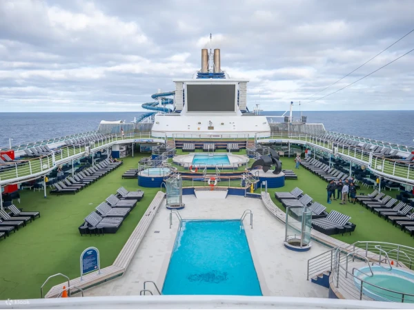 Pool deck on Star Voyager
